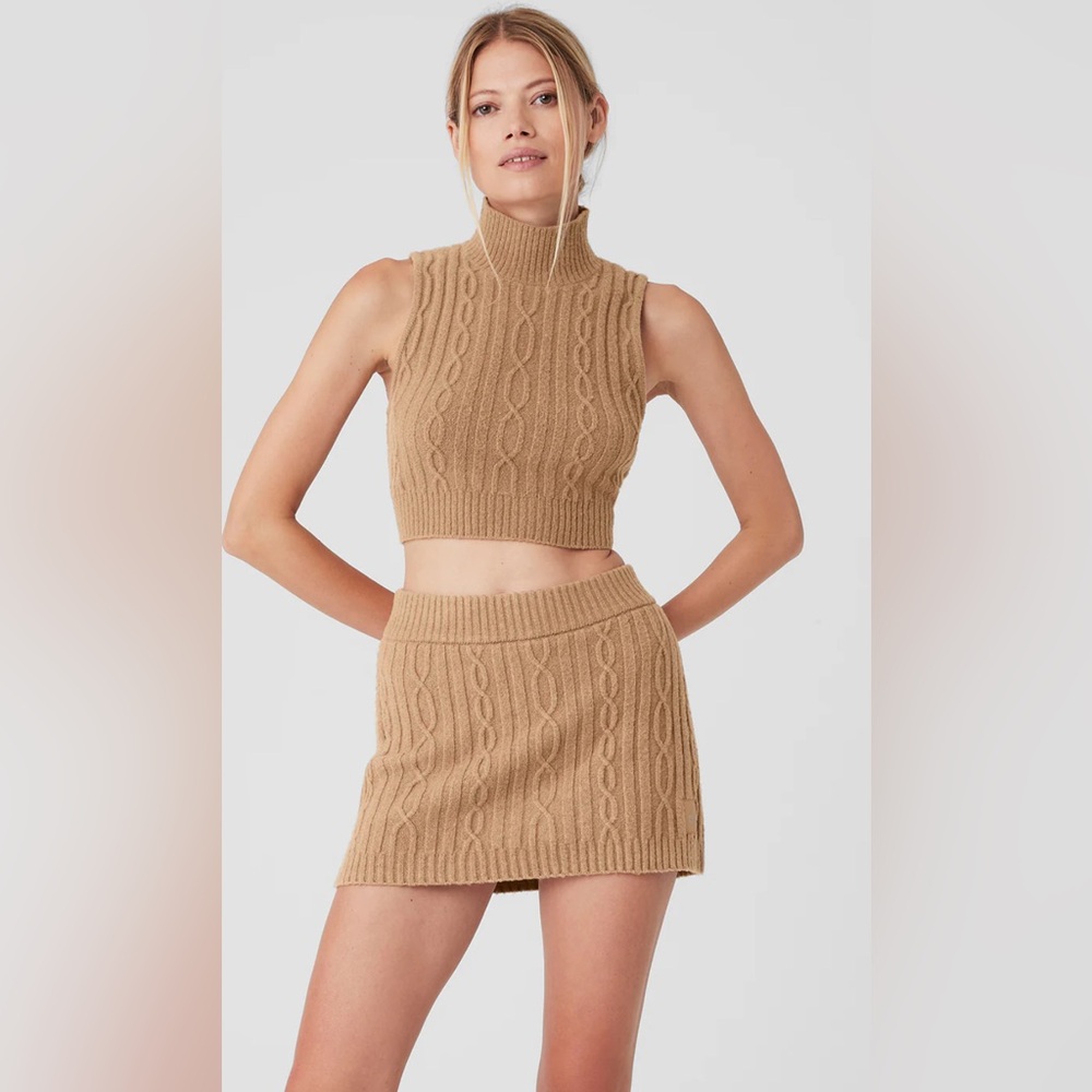 Alo Cable Knit Winter Bliss Mock Neck Tank, Toasted Almond, Size Large